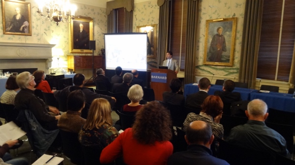 Charla del historiador Xabier Irujo en la primera jornada de la X edición del seminario EHMG, ayer en la Universidad de Columbia en NY (foto EuskalKultura.com)